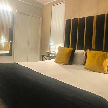 *Luxury 9Ine Lush Jacuzzi Apartment & Balcony* เบอร์มิงแฮม ภายนอก รูปภาพ